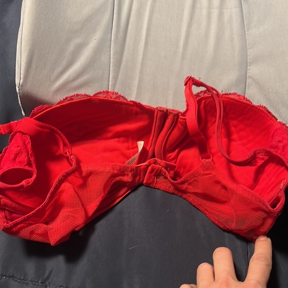 Victoria Secret red bra - Picture 3 of 4